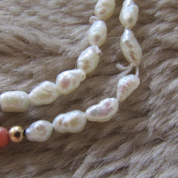 Vintage Imperial World, Inc freshwater pearl & coral necklace - Picture 3 of 7